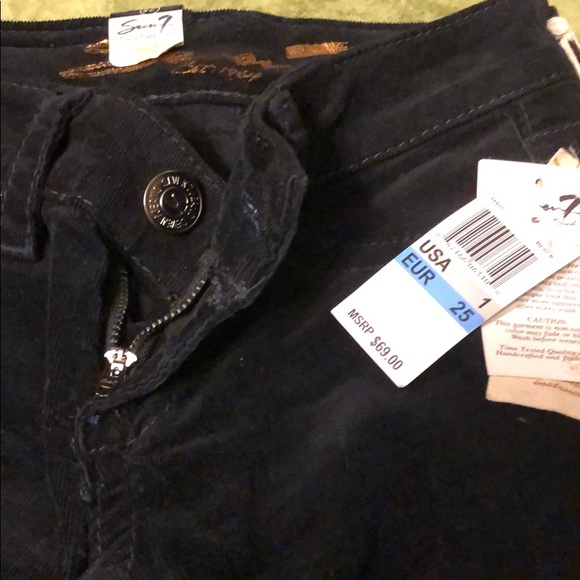 Seven - Picture 5 of 5